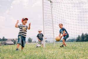 Fußballspielen